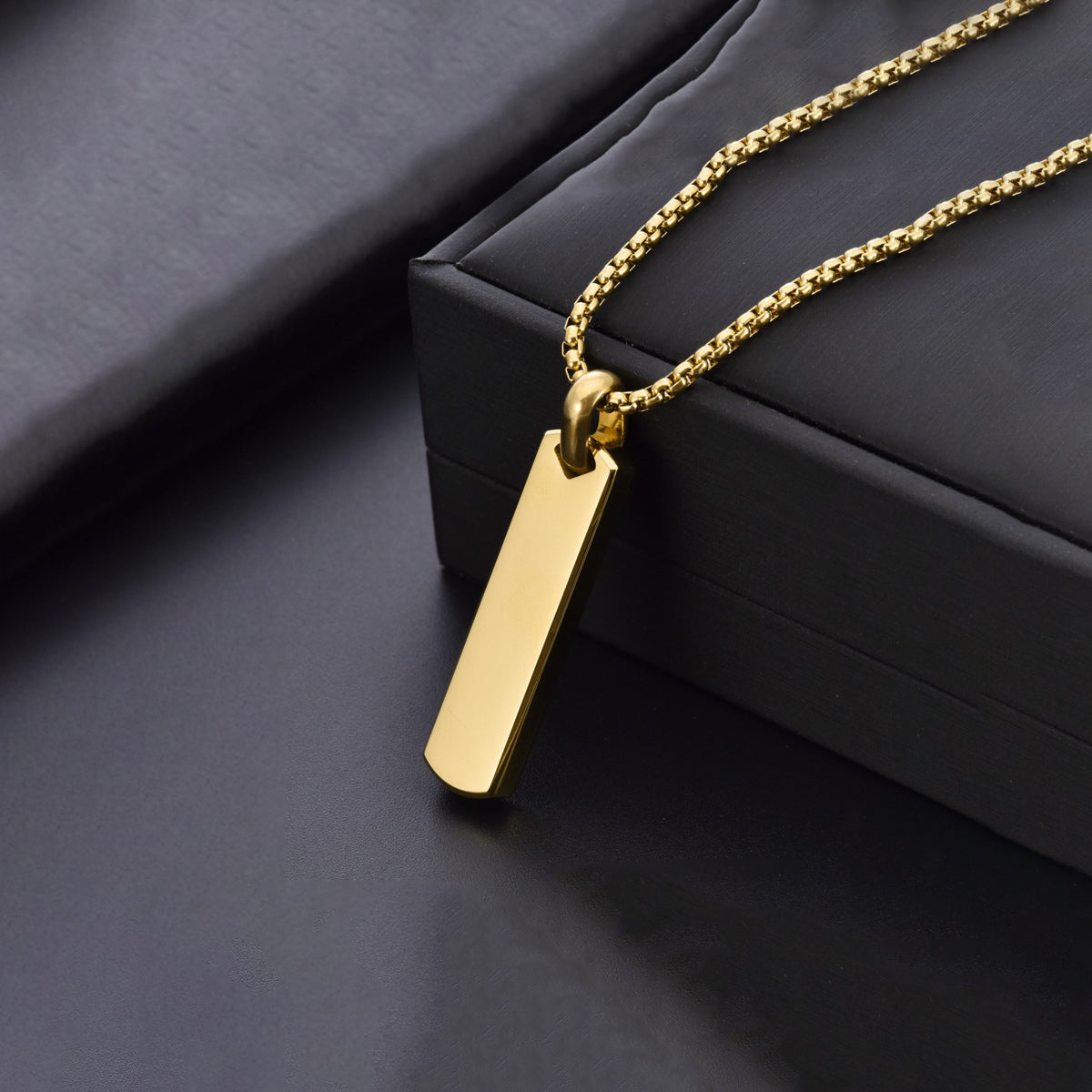 Gold Plated Stainless Steel Anti Tarnish Rectangular Hip Hop Party Pendant For Men