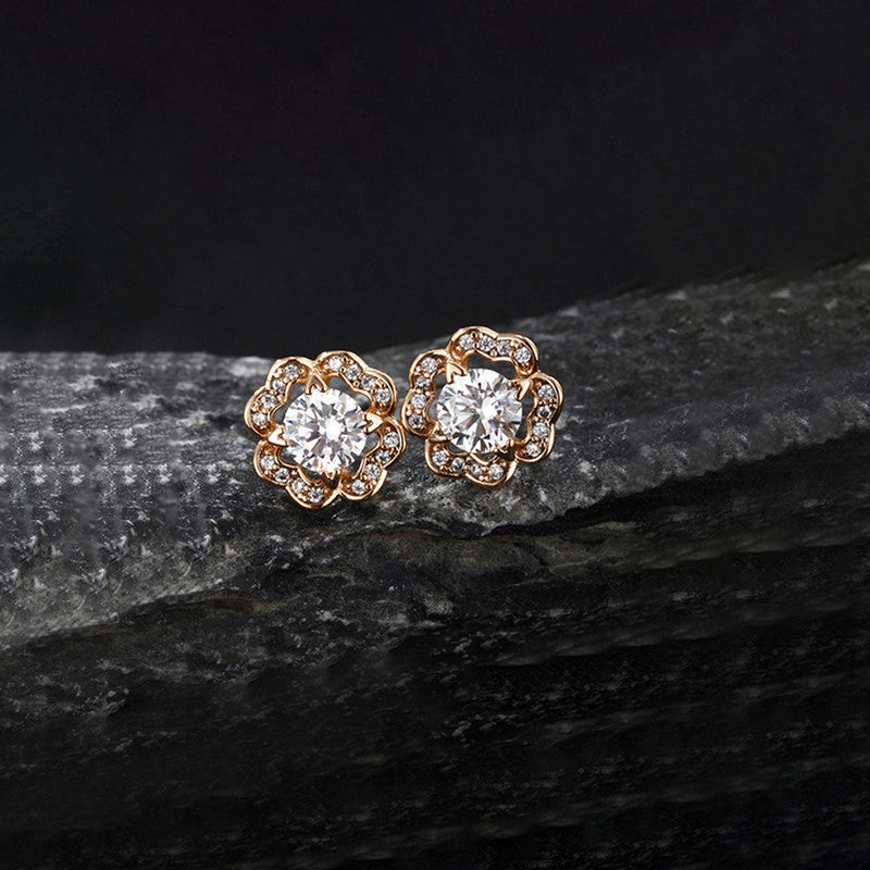 Xuping Jewelry Rose Gold Plated Clover Themed Contemporary AD Studded Stud Earrings