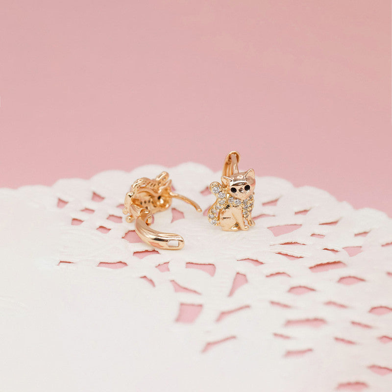 Xuping Jewelry Gold Plated Contemporary Cat Shaped AD Studded Hoop Earrings