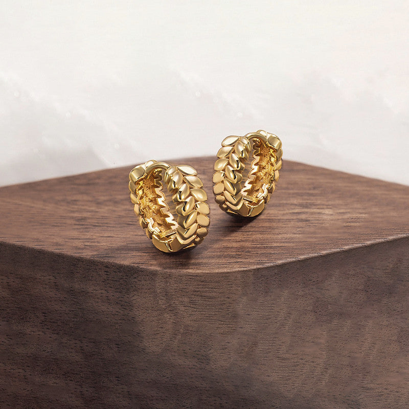 Xuping Jewelry Gold-Plated Gold Toned Leaf Themed Contemporary Hoop Earrings