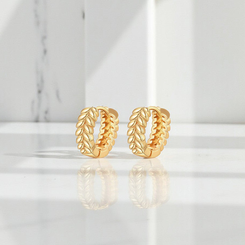 Xuping Jewelry Gold-Plated Gold Toned Leaf Themed Contemporary Hoop Earrings