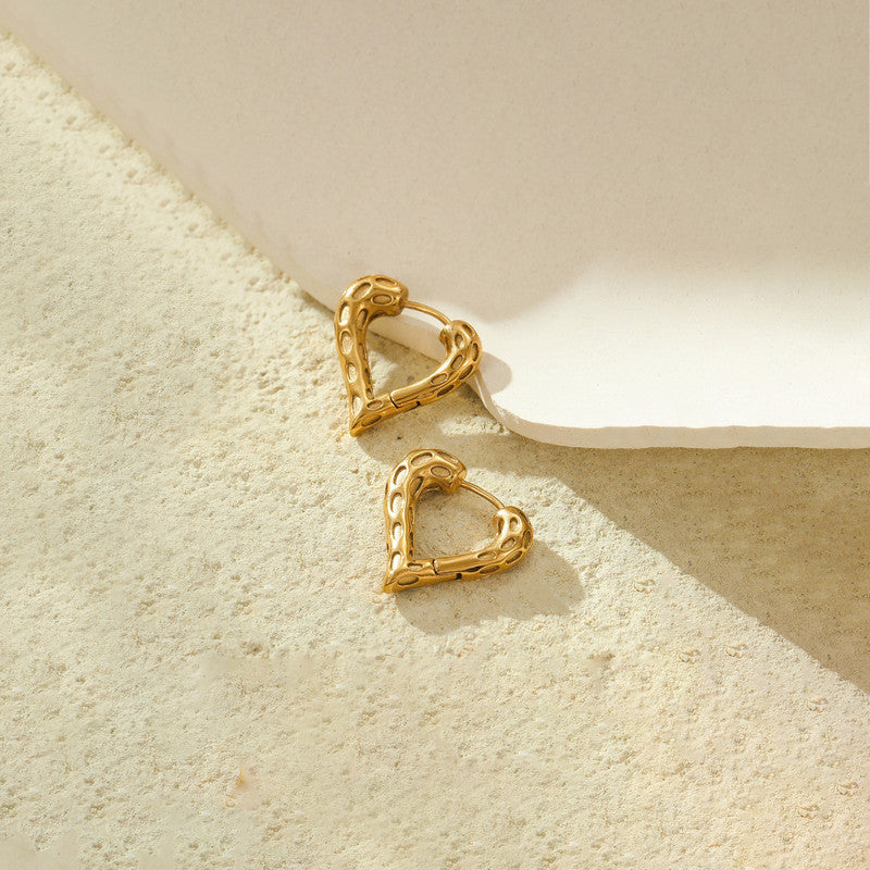 Xuping Jewelry Gold Plated Gold Toned Heart Themed Contemporary Hoop Earrings
