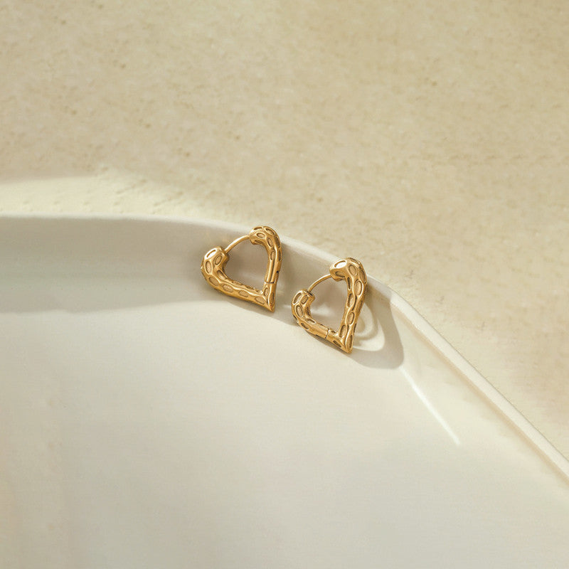 Xuping Jewelry Gold Plated Gold Toned Heart Themed Contemporary Hoop Earrings