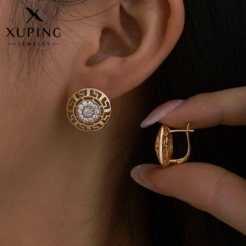 Xuping Jewelry Gold-Plated Round Shape AD Studded Stud Earrings