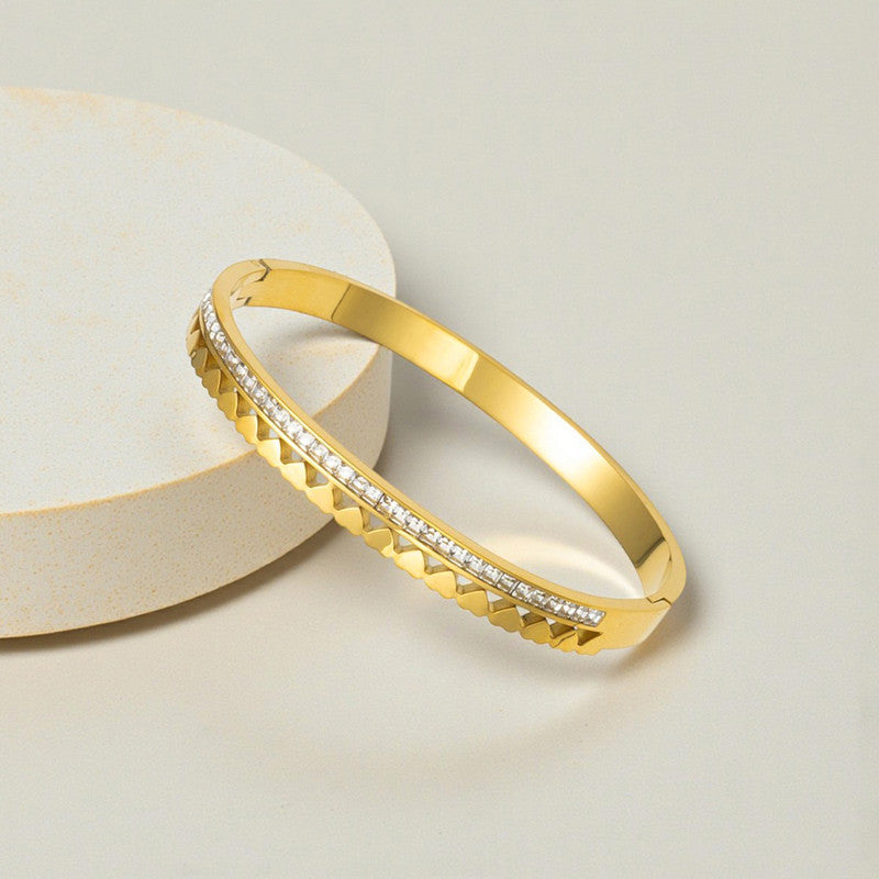 Gold Plated Stainless Steel Anti Tarnish Heart Themed Bracelet