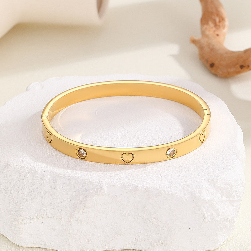 Stainless Steel Astonishing Gold Plated Love AD Anti-Tarnish Bracelet For Women