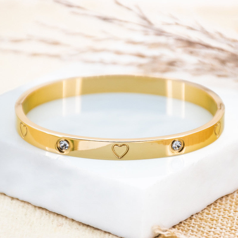 Stainless Steel Astonishing Gold Plated Love AD Anti-Tarnish Bracelet For Women