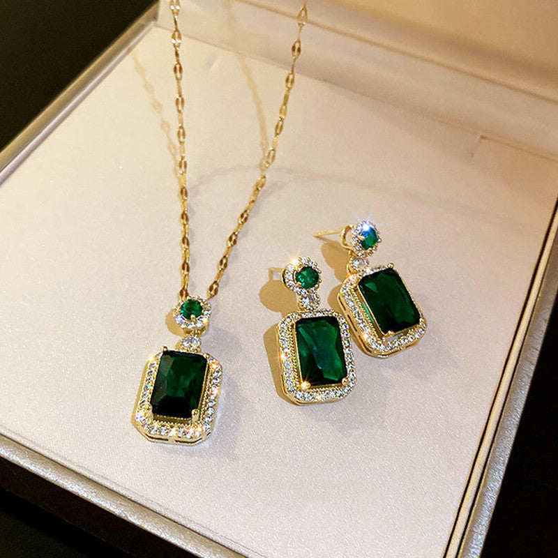 Gold Plated Elegant Emerald Geometric Pendant Set