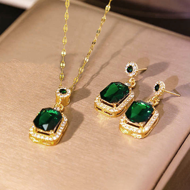 Gold Plated Elegant Emerald Geometric Pendant Set