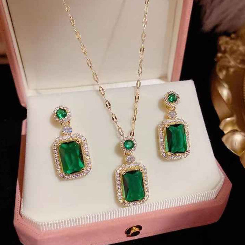 Gold Plated Elegant Emerald Geometric Pendant Set