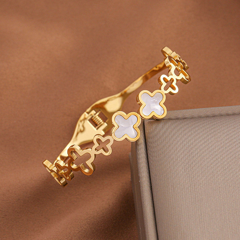 Gold-Plated Anti Tarnish Clover Themed Charm Bracelet