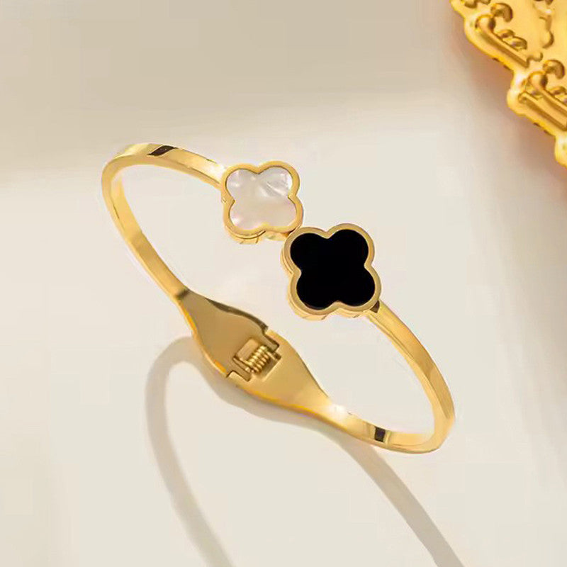 Stainless Steel Gold-Plated Bangle-Style Anti Tarnish Clover Bracelet