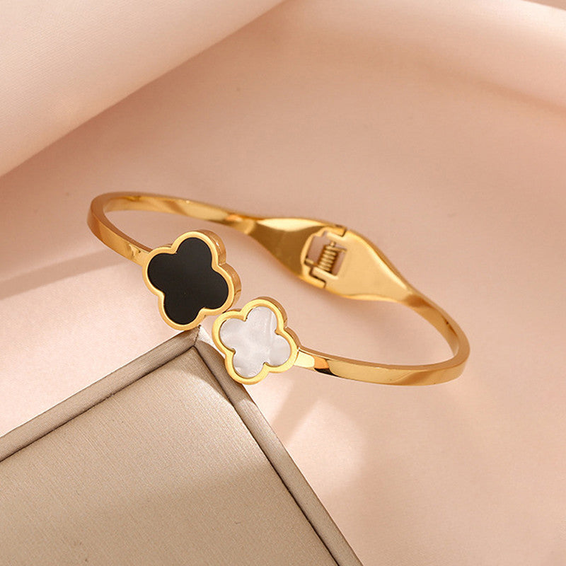 Stainless Steel Gold-Plated Bangle-Style Anti Tarnish Clover Bracelet