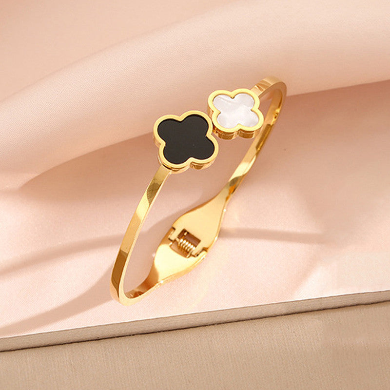 Stainless Steel Gold-Plated Bangle-Style Anti Tarnish Clover Bracelet