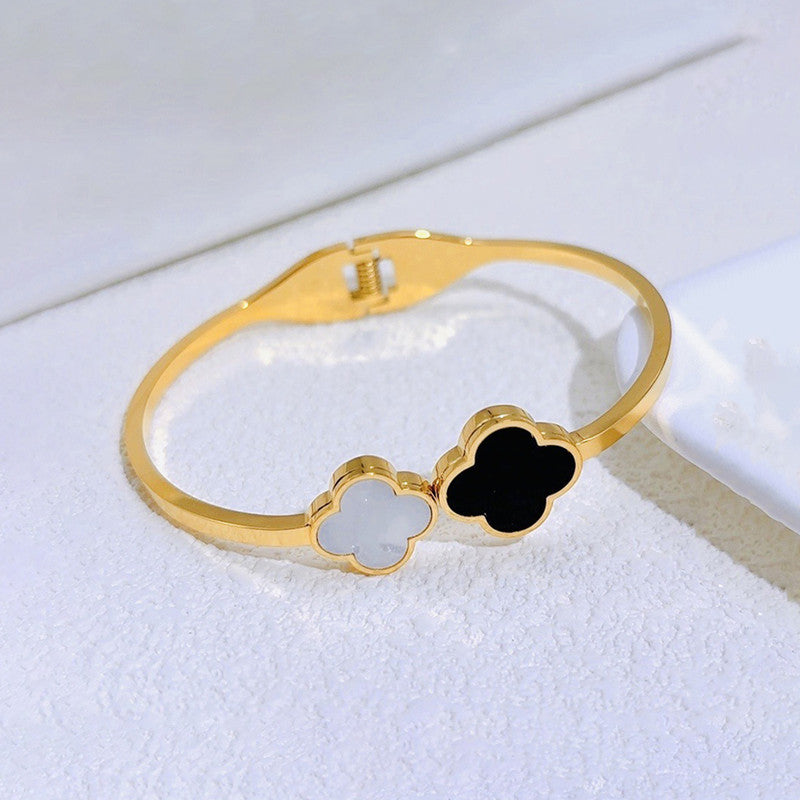 Stainless Steel Gold-Plated Bangle-Style Anti Tarnish Clover Bracelet