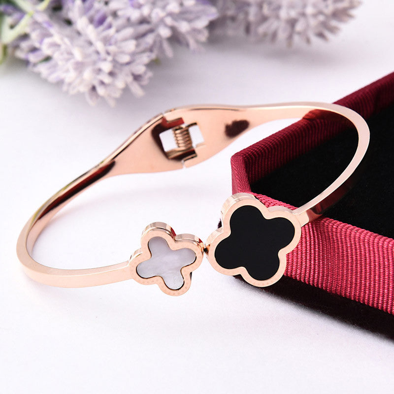 Stainless Steel Rose Gold-Plated Bangle-Style Anti Tarnish Clover Bracelet