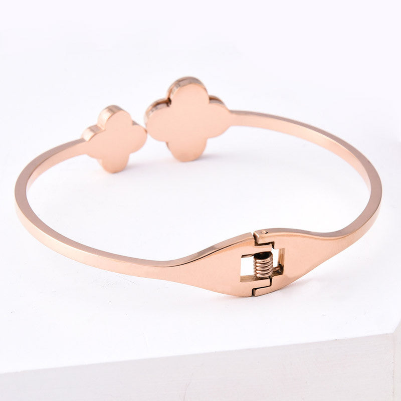 Stainless Steel Rose Gold-Plated Bangle-Style Anti Tarnish Clover Bracelet