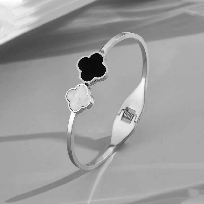 Stainless Steel Silver-Plated Bangle-Style Anti Tarnish Clover Bracelet