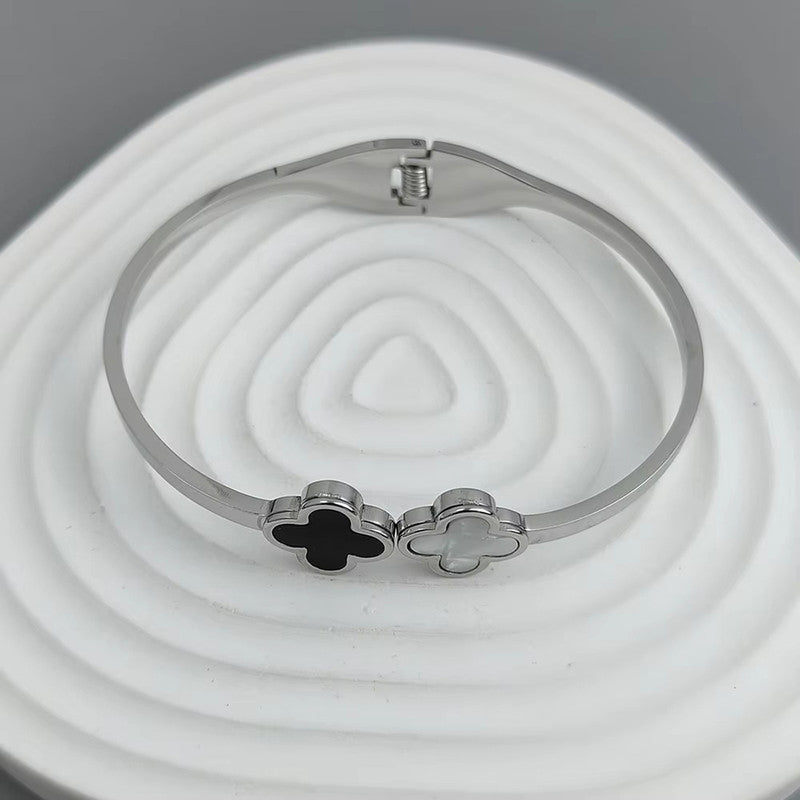 Stainless Steel Silver-Plated Bangle-Style Anti Tarnish Clover Bracelet