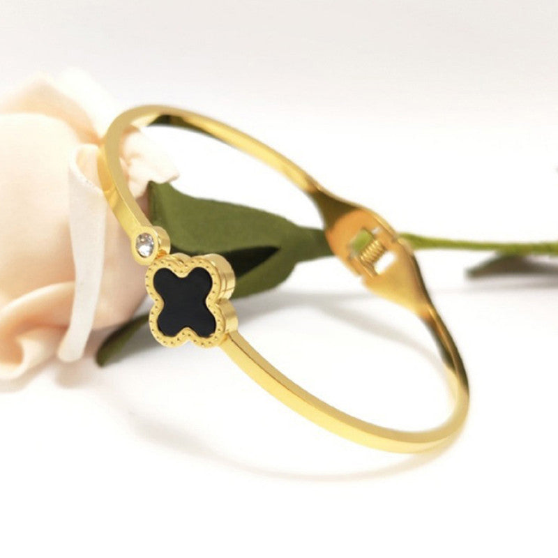 Stainless Steel Gold-Plated Bangle-Style Anti Tarnish Clover Bracelet