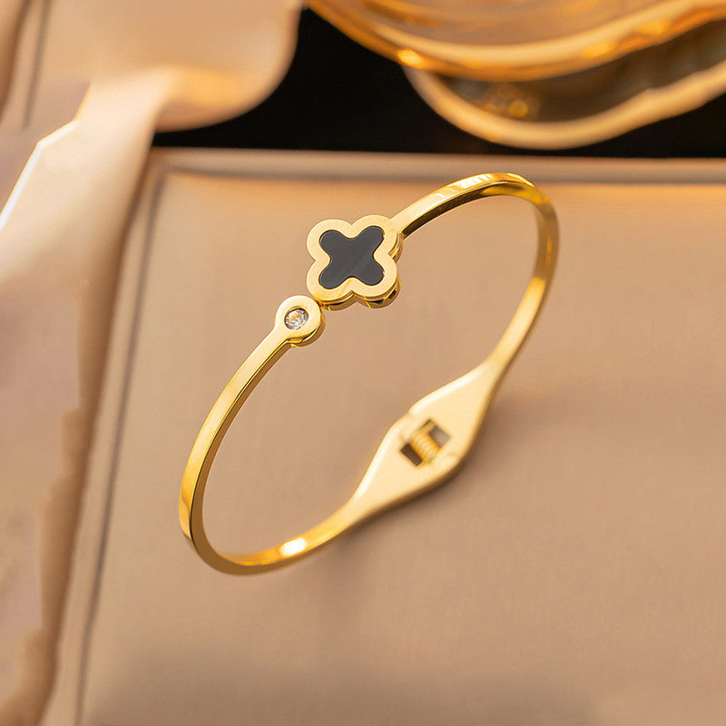 Stainless Steel Gold-Plated Bangle-Style Anti Tarnish Clover Bracelet