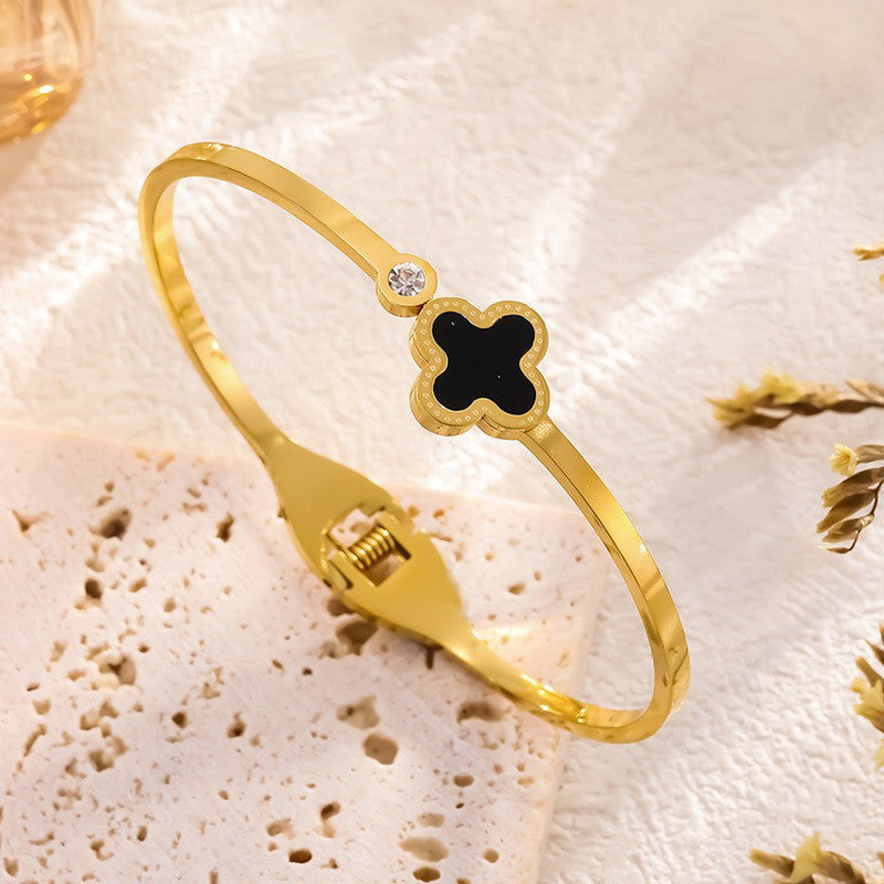 Stainless Steel Gold-Plated Bangle-Style Anti Tarnish Clover Bracelet