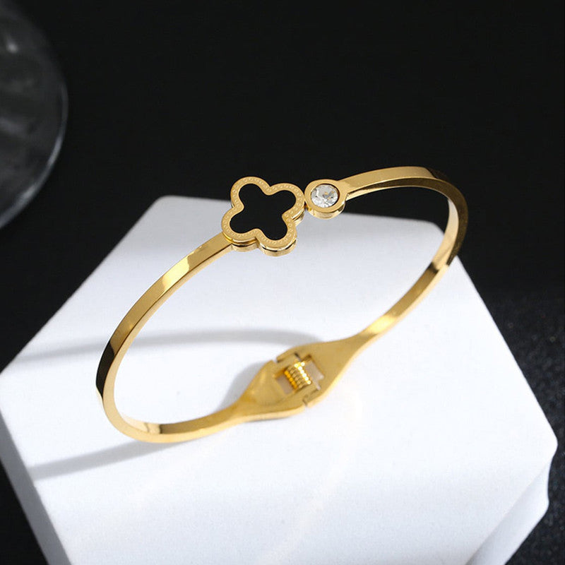 Stainless Steel Gold-Plated Bangle-Style Anti Tarnish Clover Bracelet