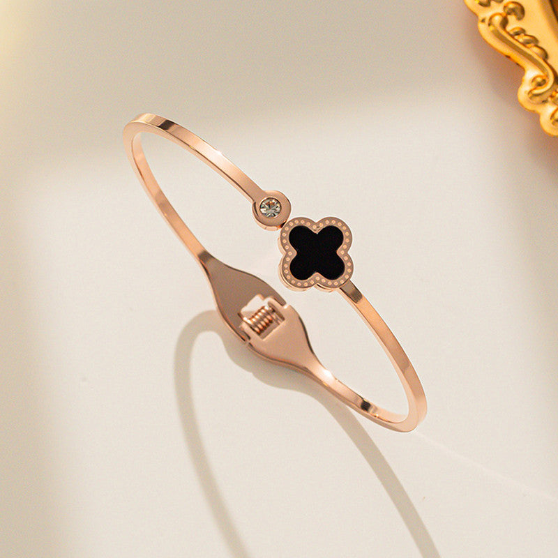 Stainless Steel Rose Gold-Plated Bangle-Style Anti Tarnish Clover Bracelet