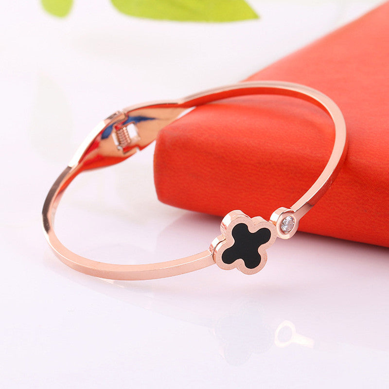 Stainless Steel Rose Gold-Plated Bangle-Style Anti Tarnish Clover Bracelet