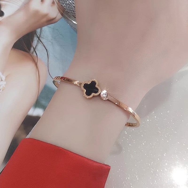 Stainless Steel Rose Gold-Plated Bangle-Style Anti Tarnish Clover Bracelet