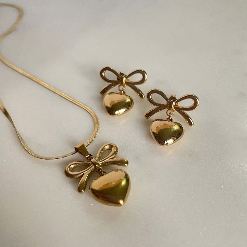 Gold Plated Anti Tarnish Bow-Heart Themed Jewellery Set