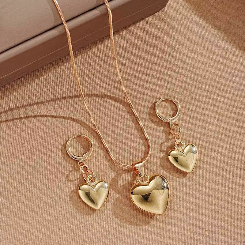 Gold-Plated Anti Tarnish Heart Themed Jewellery Set