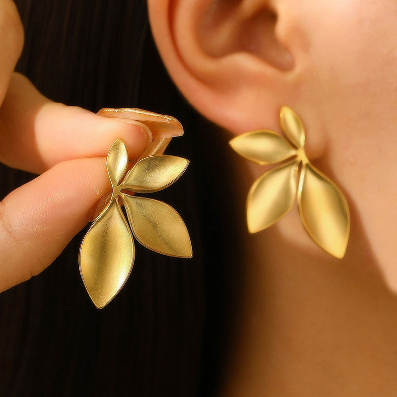 Gold Plated Anti Tarnish Floral Themed Earrings For Girls Women