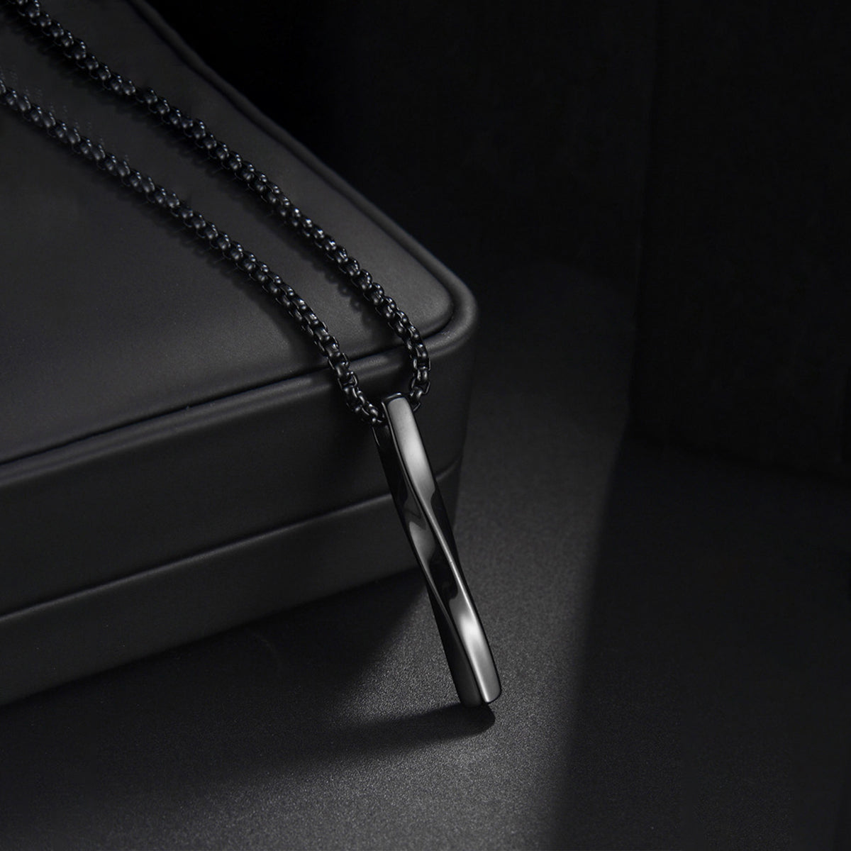 Black Silver Plated Stainless Steel Anti Tarnish Twisted Bar Shaped Hip Hop Party Pendant