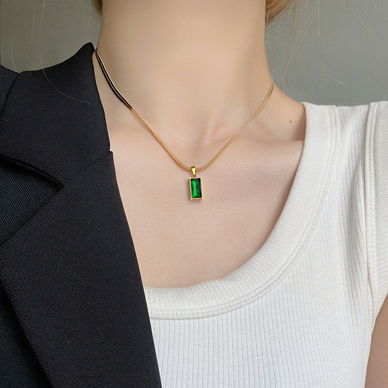 Gold-Plated Anti Tarnish Green Geometric Pendant (Thin Chain)