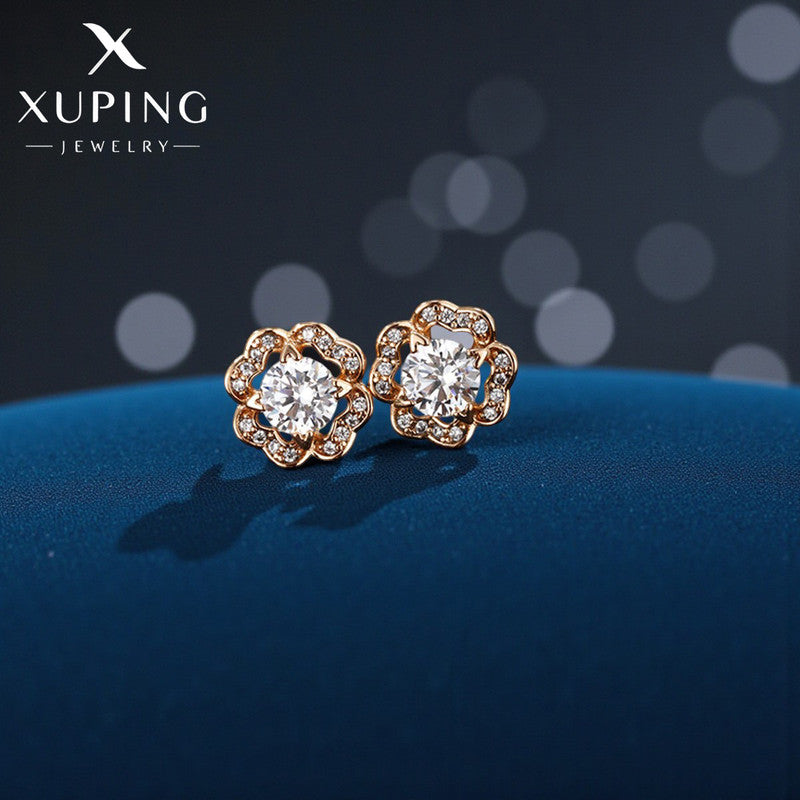 Xuping Jewelry Rose Gold Plated Clover Themed Contemporary AD Studded Stud Earrings