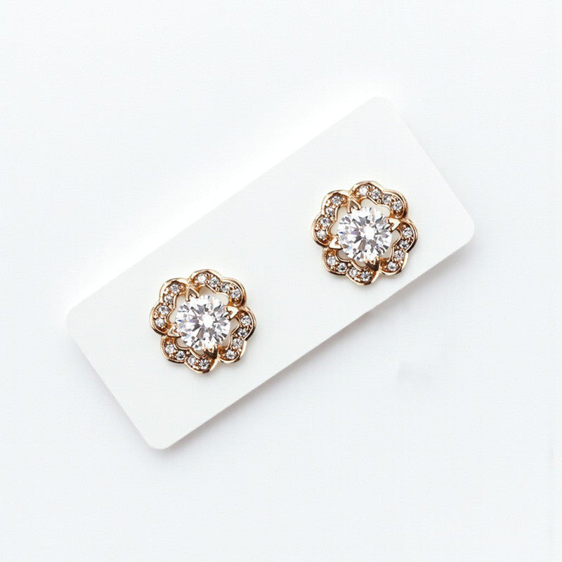 Xuping Jewelry Rose Gold Plated Clover Themed Contemporary AD Studded Stud Earrings