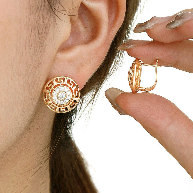 Xuping Jewelry Gold-Plated Round Shape AD Studded Stud Earrings