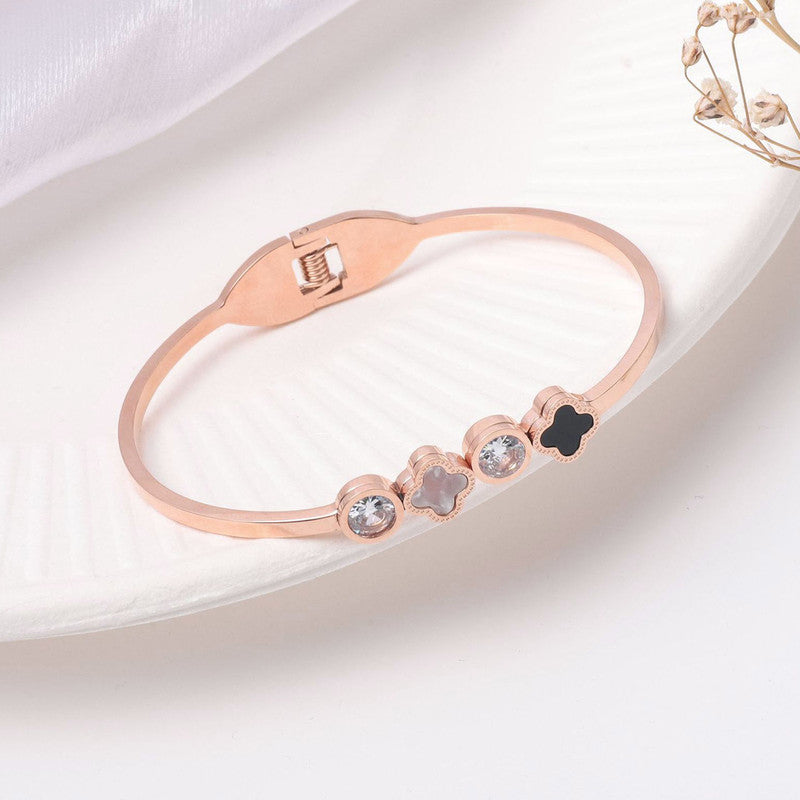 Stainless Steel Rose Gold Plated Mother of Pearls Leaf Clover Bracelet For Women