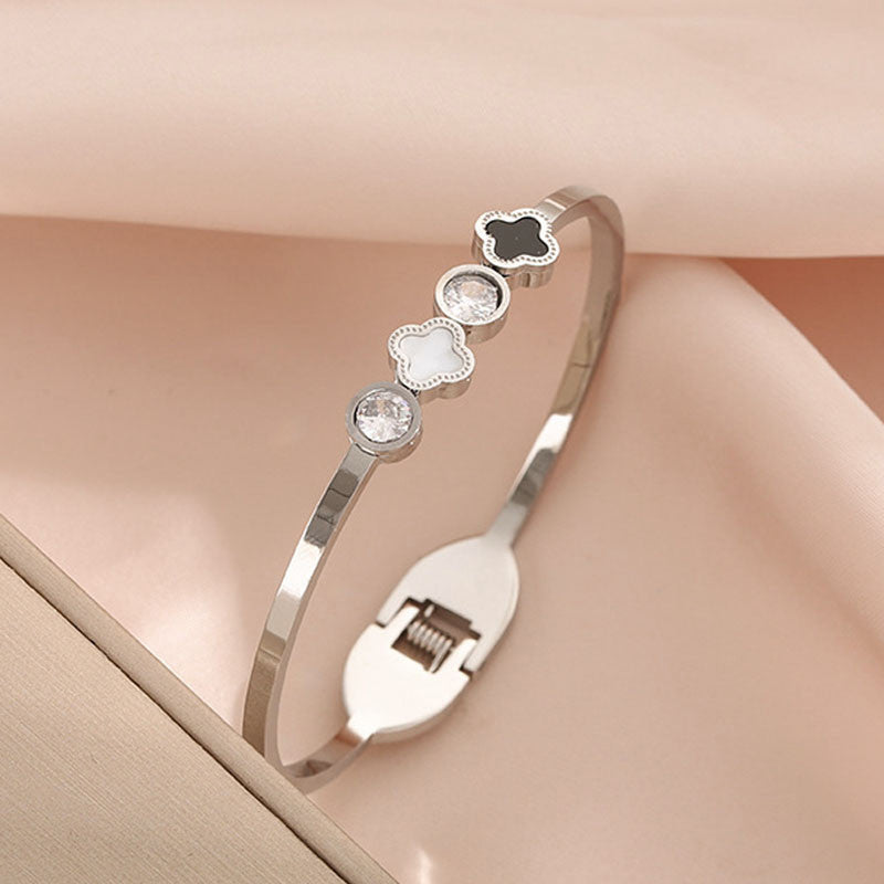 Stainless Steel Silver Plated Mother of Pearls Leaf Clover Anti-Tarnish Bracelet For Women