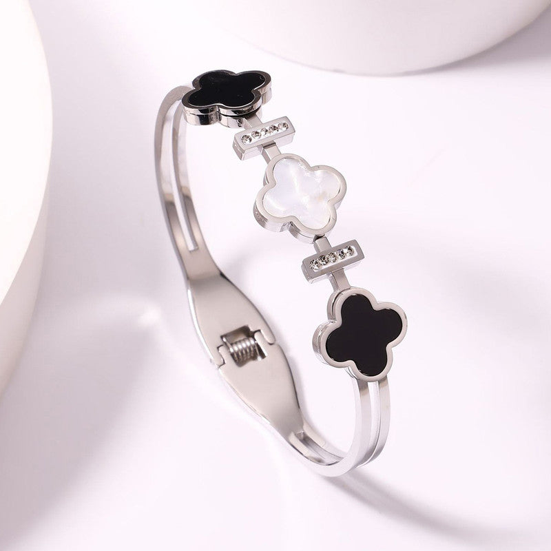 Stainless Steel Silver Plated Mother of Pearls Three Clover Leaf Irish Design Anti-Tarnish Bracelet For Women