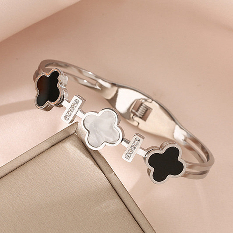 Stainless Steel Silver Plated Mother of Pearls Three Clover Leaf Irish Design Anti-Tarnish Bracelet For Women