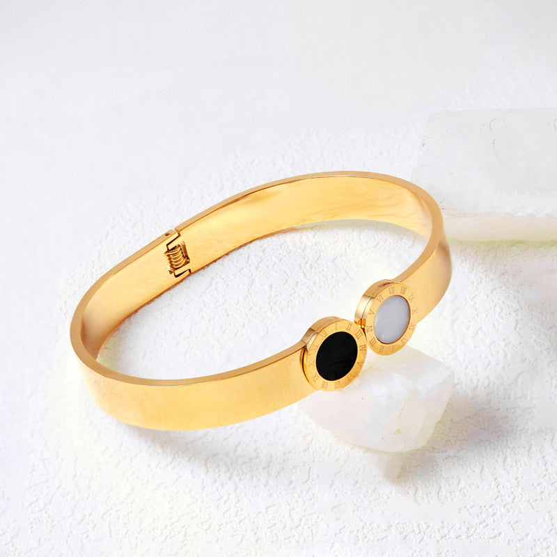 Gold Plated Stainless Steel Roman Numerals Anti Tarnish Geometric Bracelet
