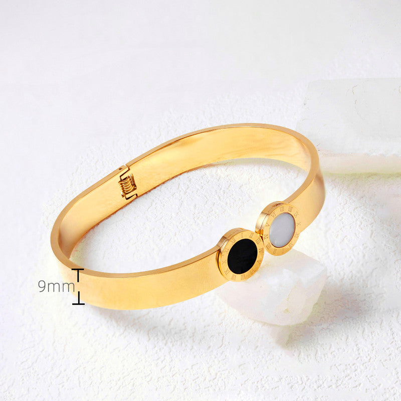 Gold Plated Stainless Steel Roman Numerals Anti Tarnish Geometric Bracelet