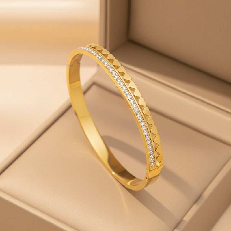 Gold Plated Stainless Steel Anti Tarnish Heart Themed Bracelet