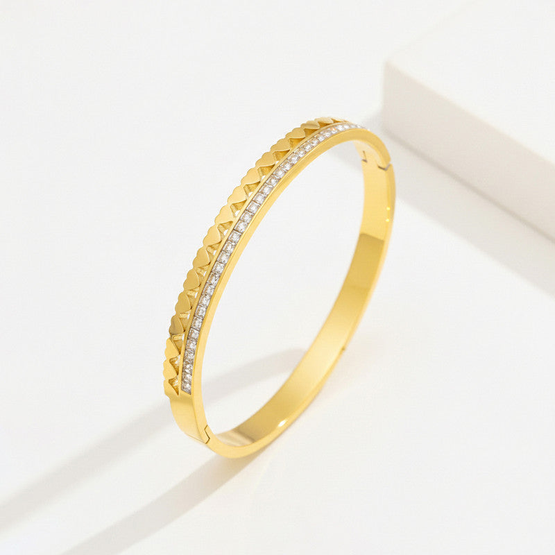 Gold Plated Stainless Steel Anti Tarnish Heart Themed Bracelet