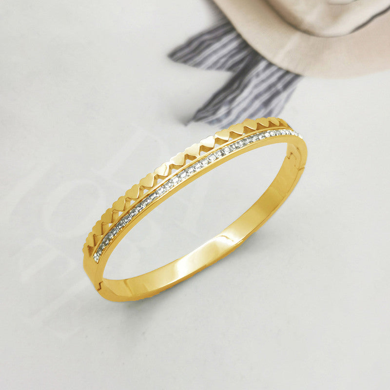 Gold Plated Stainless Steel Anti Tarnish Heart Themed Bracelet